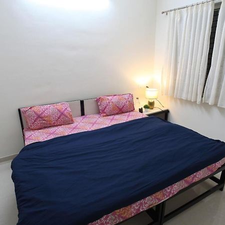 Qualtems Guest House-With Ac Options 벵갈루루 외부 사진