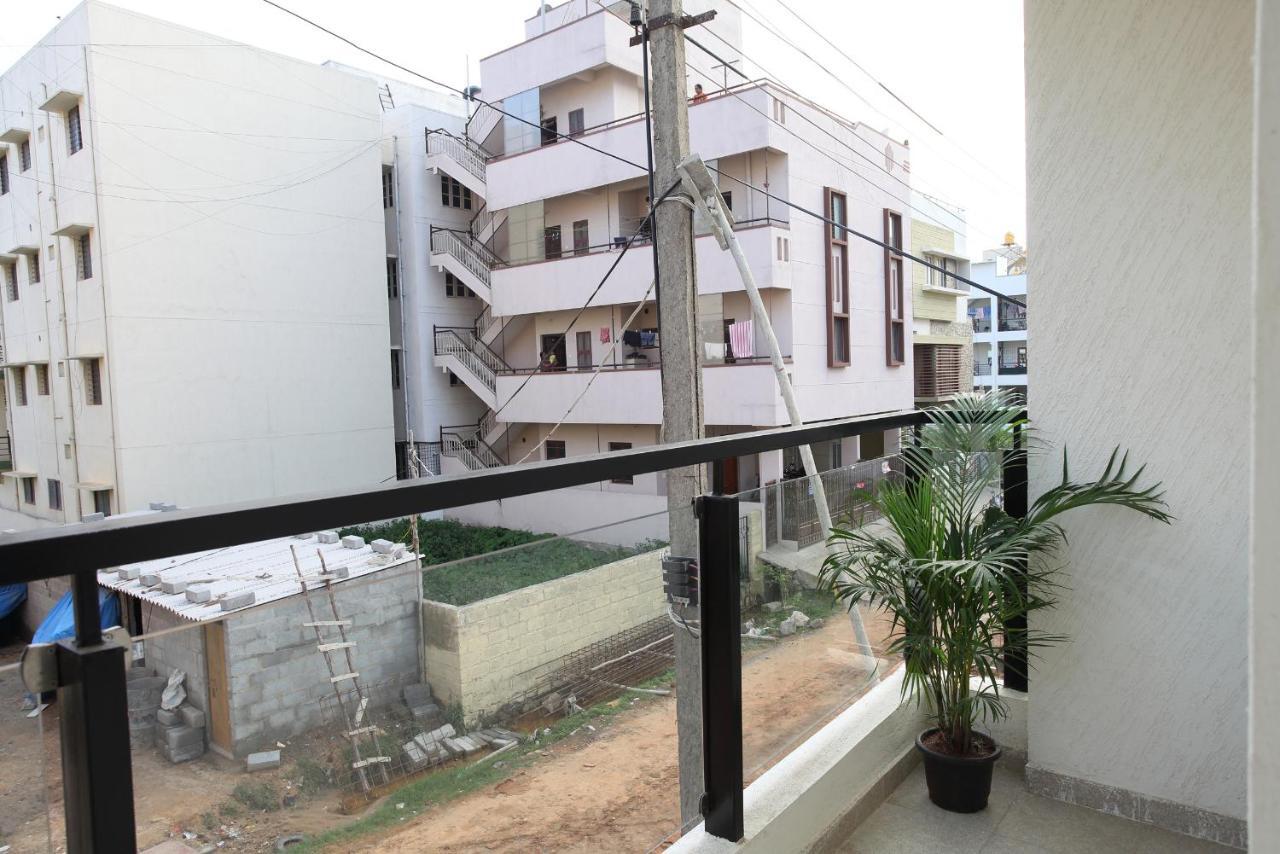 Qualtems Guest House-With Ac Options 벵갈루루 외부 사진