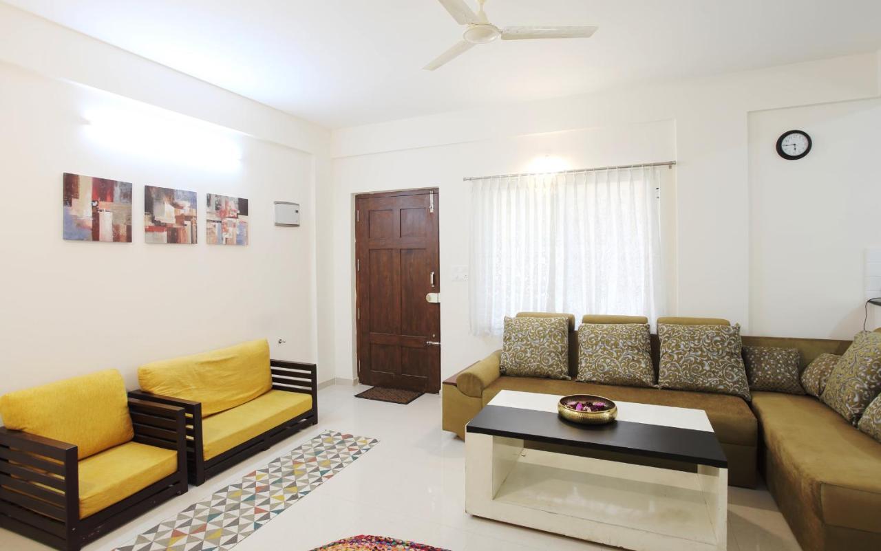 Qualtems Guest House-With Ac Options 벵갈루루 외부 사진