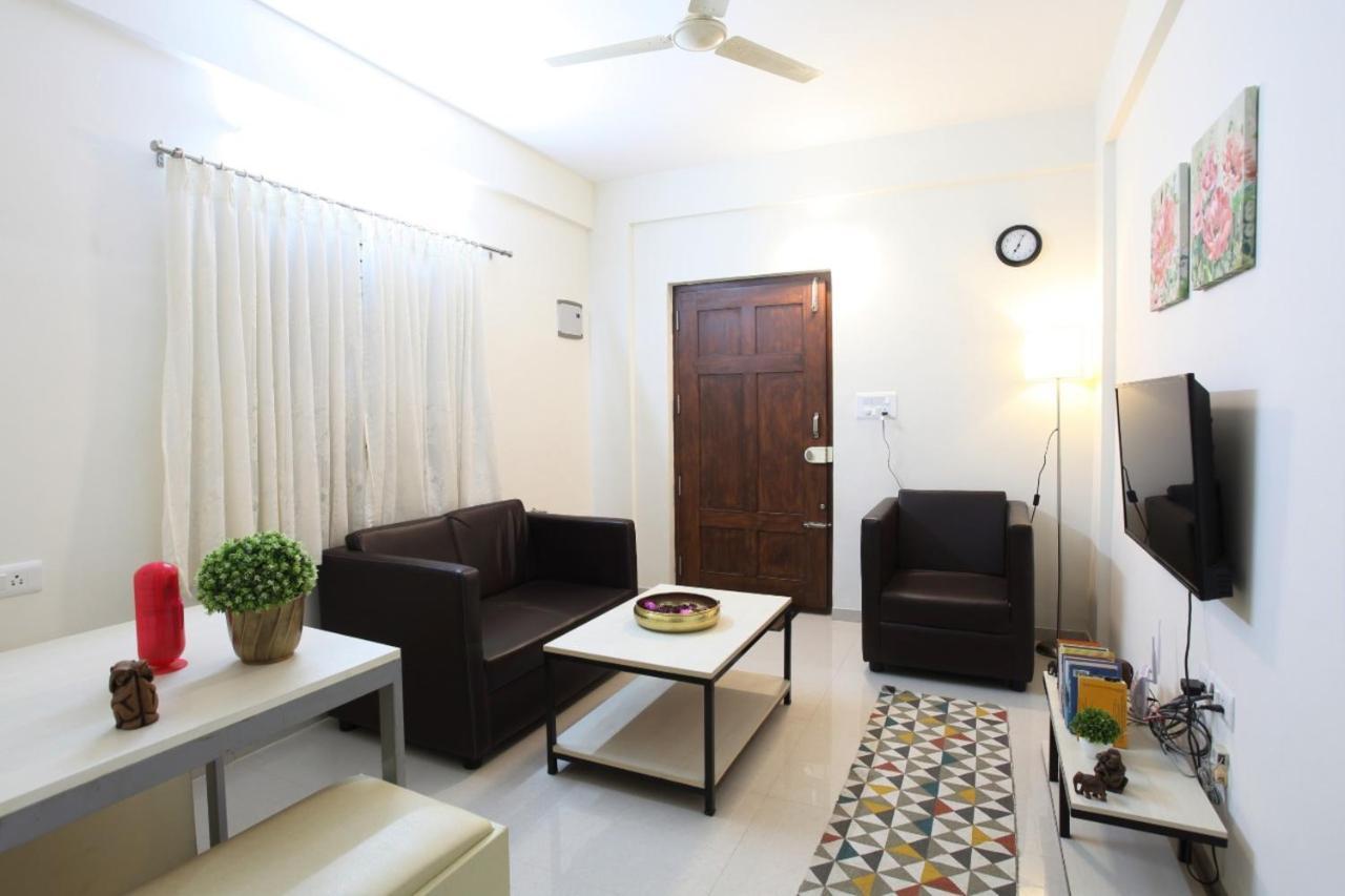 Qualtems Guest House-With Ac Options 벵갈루루 외부 사진