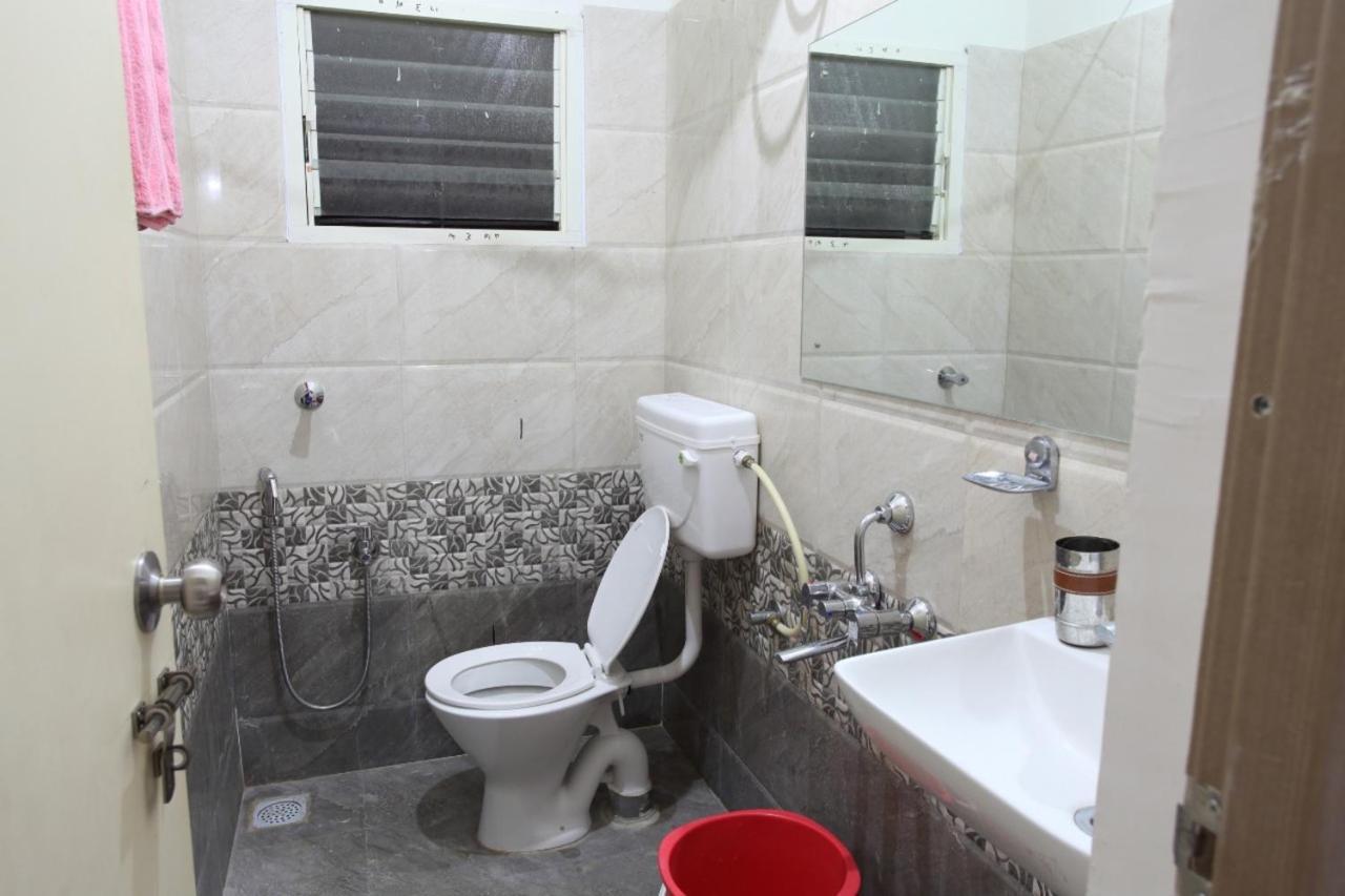 Qualtems Guest House-With Ac Options 벵갈루루 외부 사진