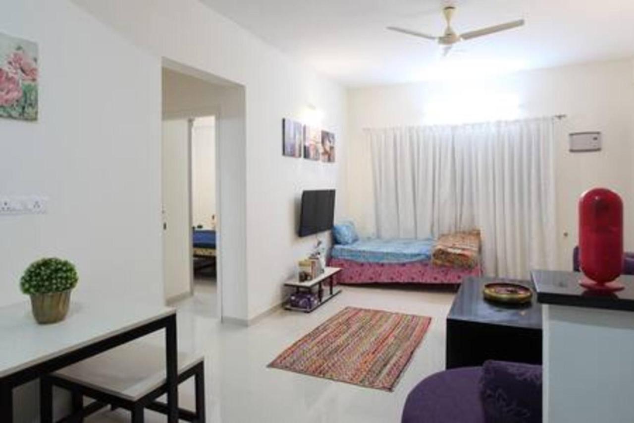 Qualtems Guest House-With Ac Options 벵갈루루 외부 사진