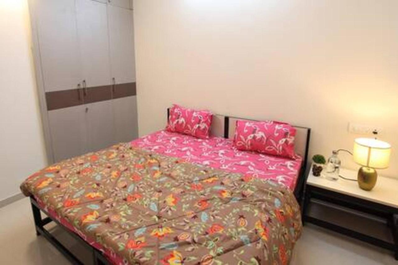 Qualtems Guest House-With Ac Options 벵갈루루 외부 사진